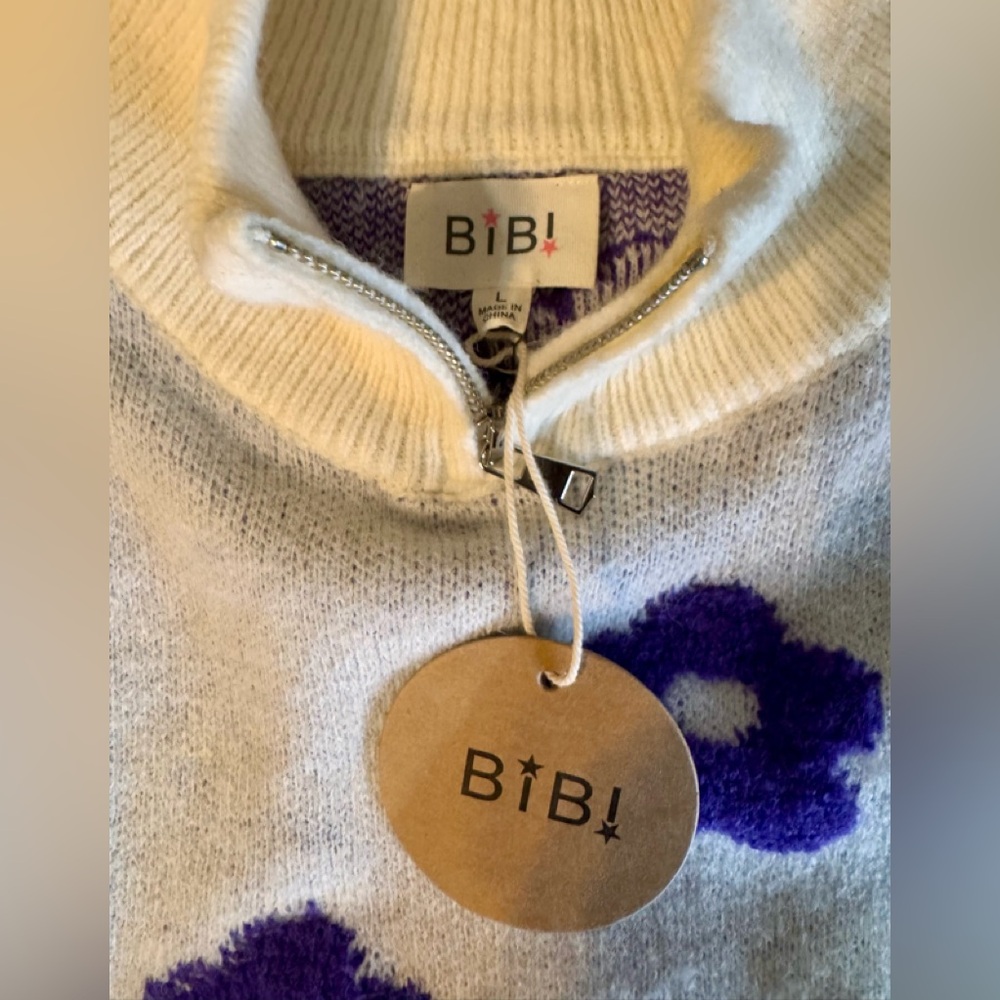 BiBi Women's Turtleneck Zip Cream Sweater with Purple Floral Design NWT - Picture 5 of 11